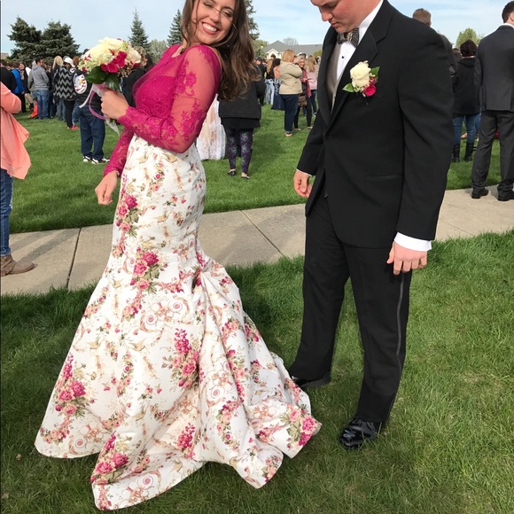 Prom Dress - Picture 1 of 8